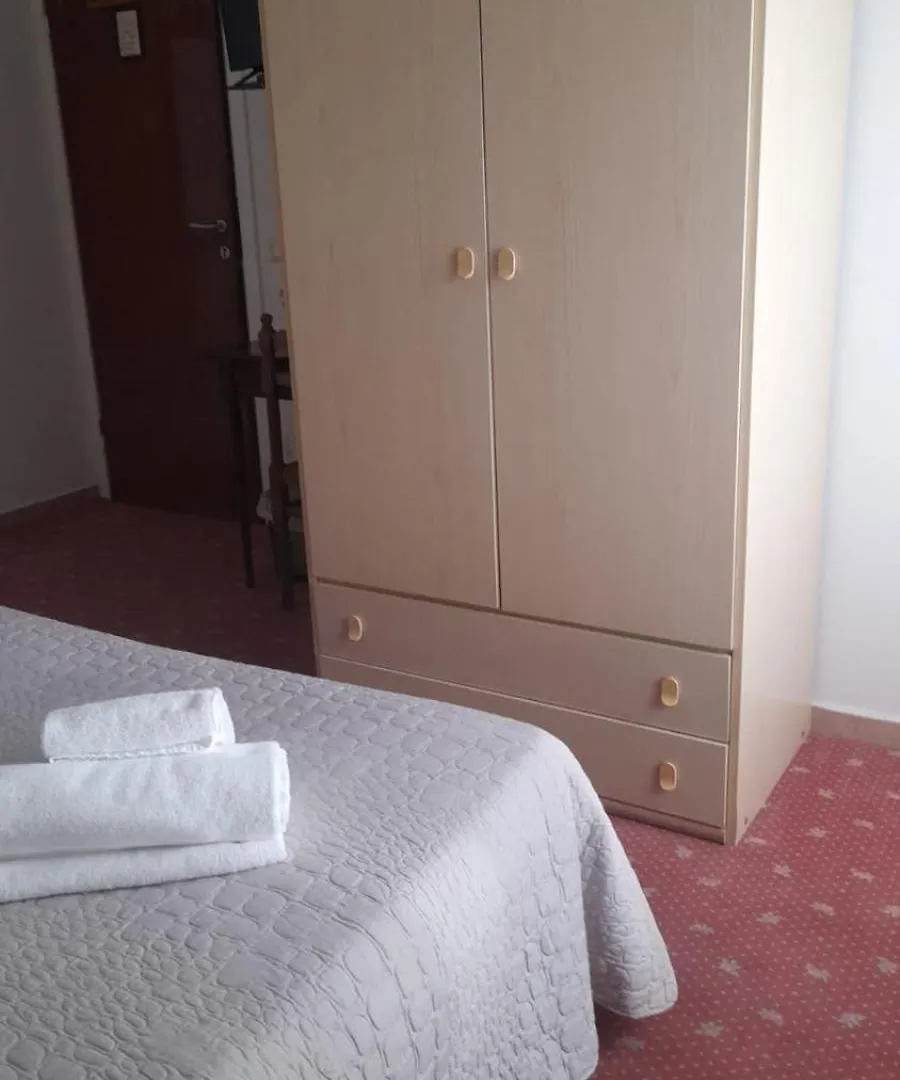 Villa Liberty Versilia Lido di Camaiore 2*,